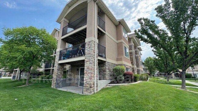 Building Photo - 1249 W 110 N