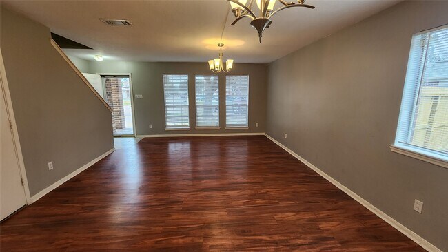 Foto del edificio - 7800 Summer Pl Dr