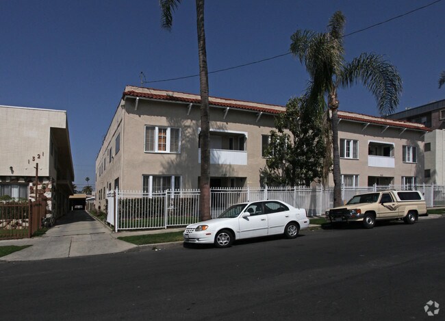 Building Photo - 1323 N. Kingsley Dr.