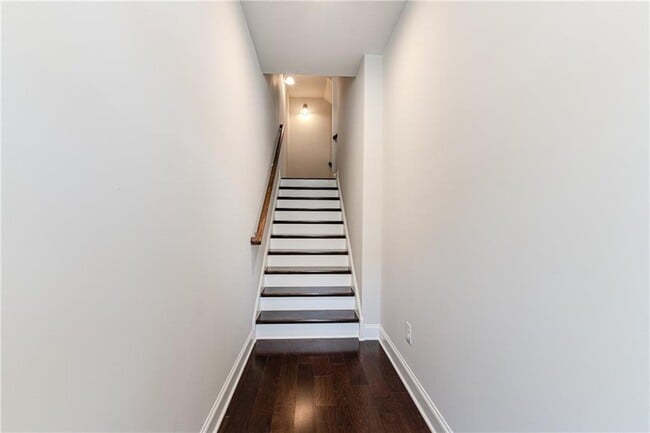 Foto del edificio - 5499 Terrace Bend Pl