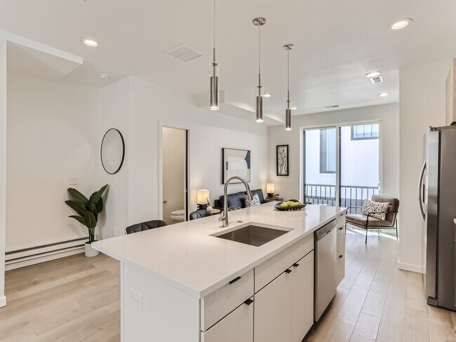 Foto del edificio - 1920 Hooker St