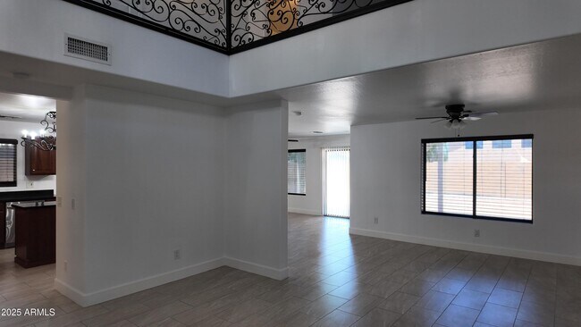 Foto del edificio - 4414 W Donner Dr
