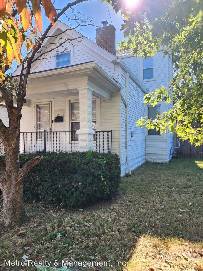 Building Photo - 3 br, 1 bath House - 426 E Brandeis Ave