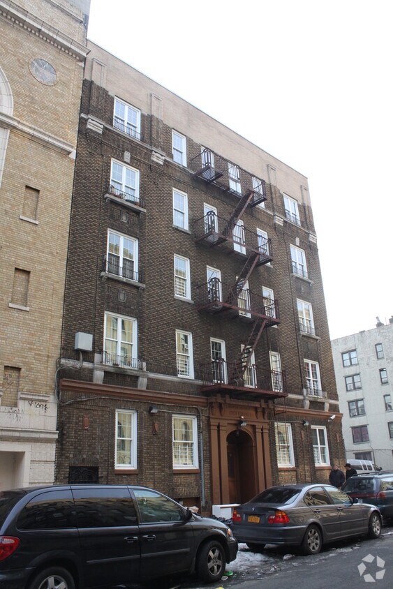 Primary Photo - 2390 Creston Ave