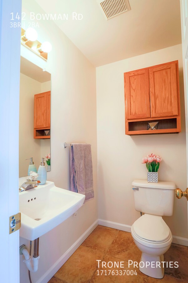 Building Photo - 142 Bowman Rd - 3 beds, 1 full and 1 half ...