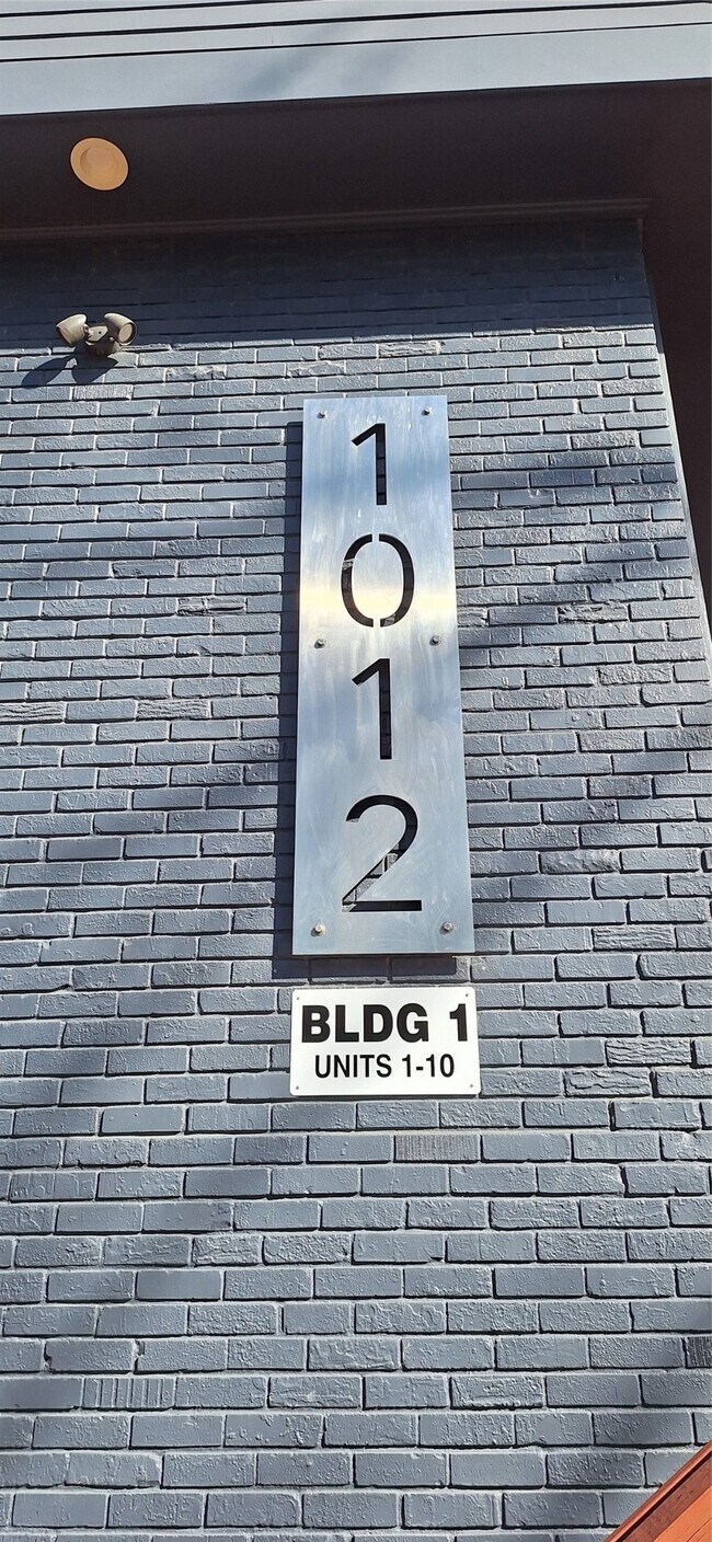 Foto del edificio - 1012 Rutland St