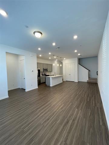 Foto del edificio - 9931 Tolbert St