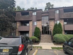 Building Photo - 422 Wood Mill Dr