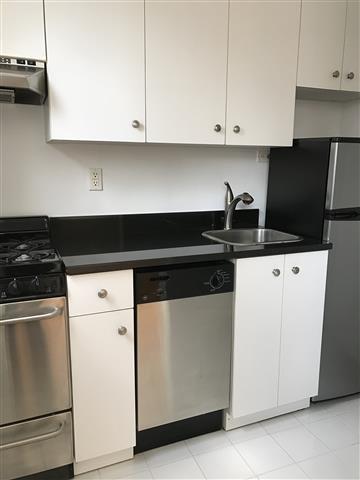 Primary Photo - 304 W 75th St