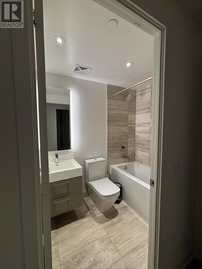 Building Photo - 1 Yorkville Ave