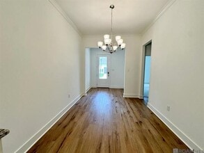 Building Photo - 9664 Creekview Dr