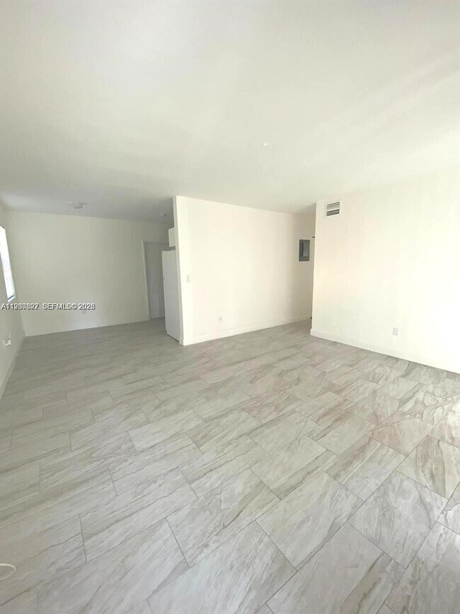 Foto del edificio - 1511 NE 42nd St