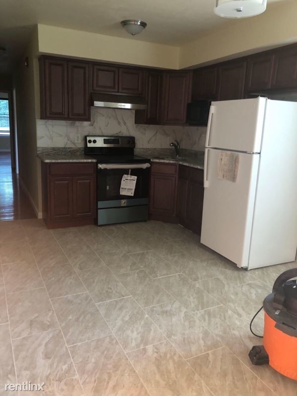Building Photo - 1 br, 1 bath Apartment - 1338 Parrish street