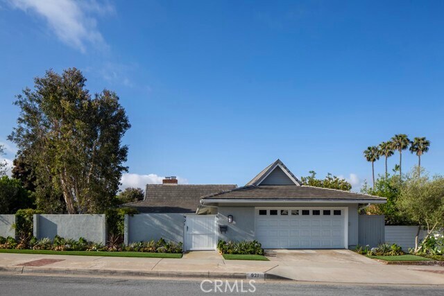 Building Photo - 921 Bellis St