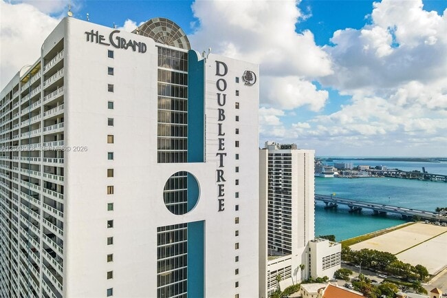 Foto del edificio - 1717 N Bayshore Dr