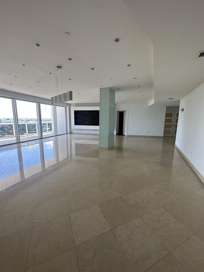 Foto del edificio - 9601 Collins Ave