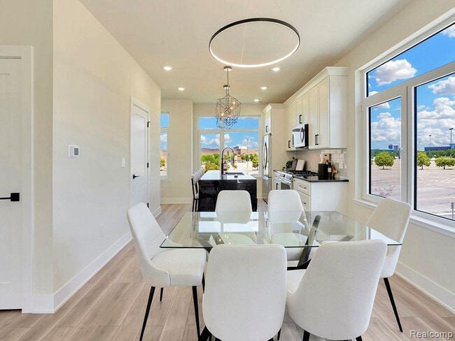 Foto del edificio - 741 Smart Town Dr