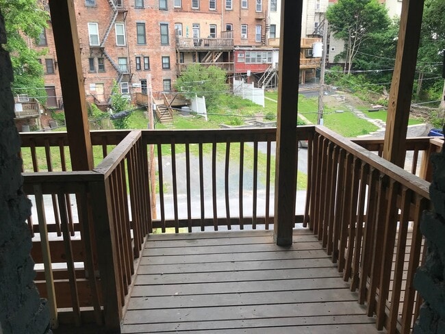 Foto del edificio - Comfy 2/3 Bedroom apartments