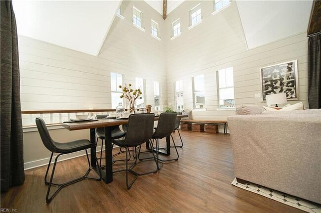 Building Photo - 312 Fishers Ct