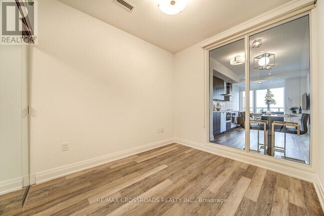 Building Photo - 20-520 Shore Breeze Dr