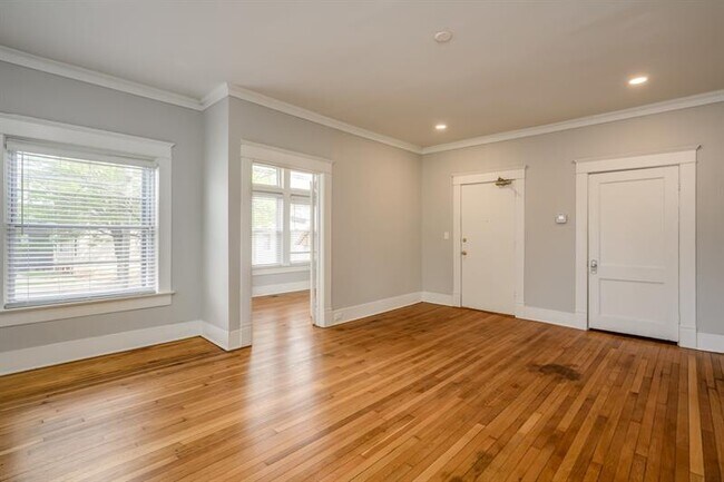 Foto del edificio - 600 Parkway Dr NE