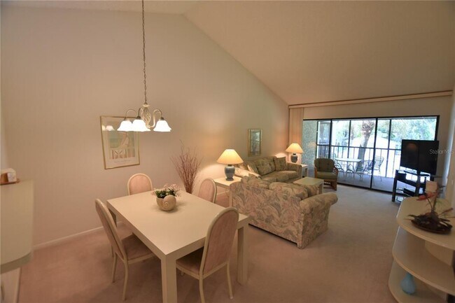 Foto del edificio - 4821 Winslow Beacon