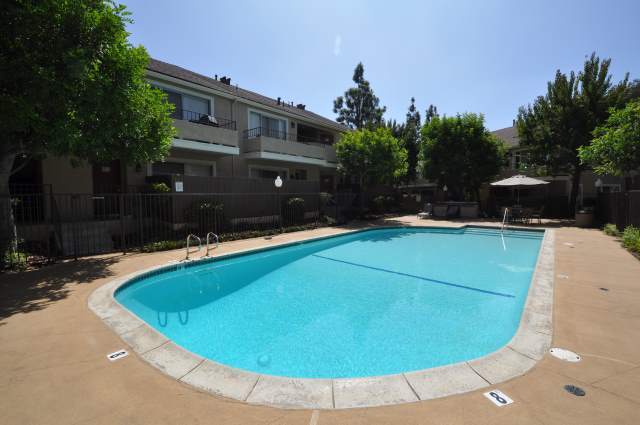 Foto del edificio - 15520 Foothill Blvd