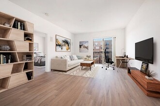 Interior Photo - 55 Riverwalk