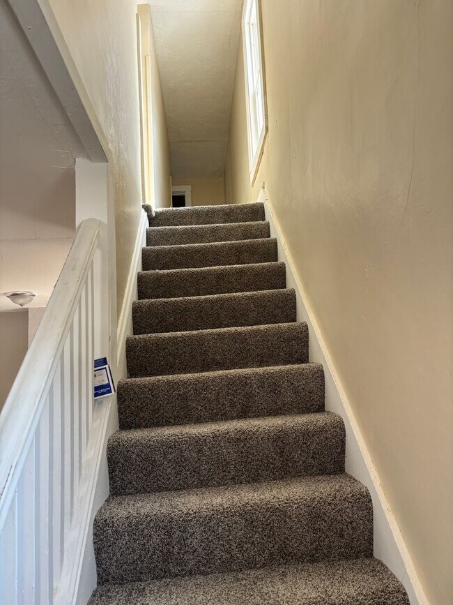 Foto del edificio - 3bd Single Akron Cash Pay/Section 8