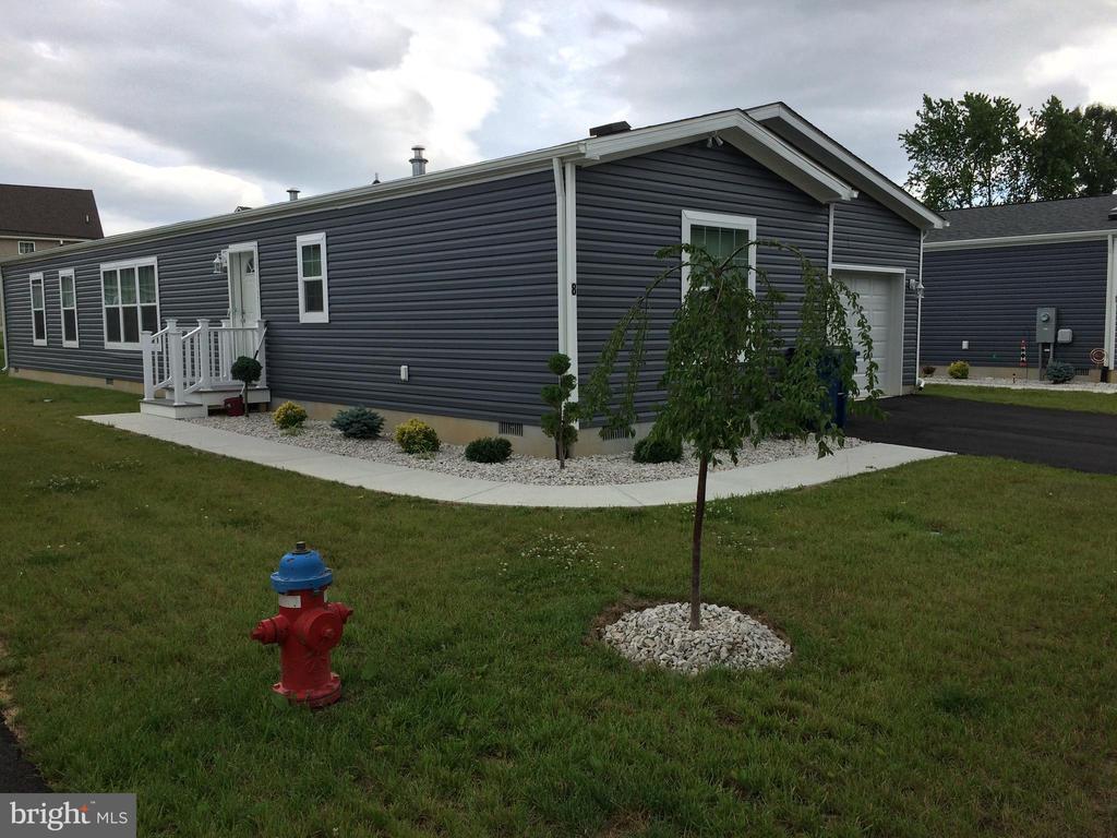 Foto principal - 11 Edgewater Dr