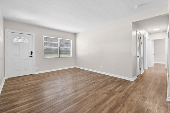 Building Photo - 838 45th St