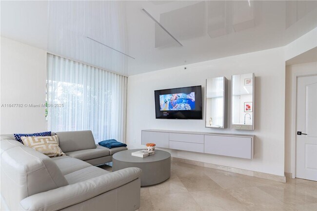 Foto del edificio - 17555 Atlantic Blvd
