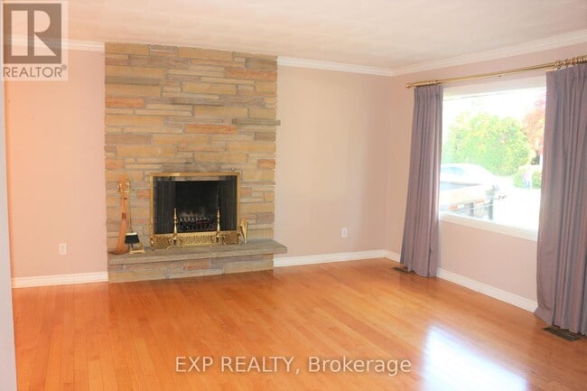 Building Photo - 11 Hillview Rd