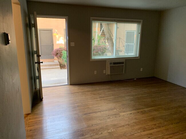 Living room with original 1958 3/4" hardwood floors - 1630 T St