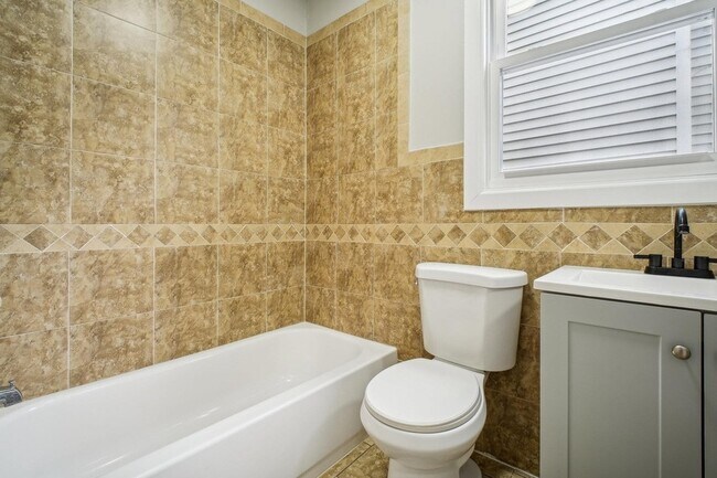 Foto del edificio - 125 Kearney Ave