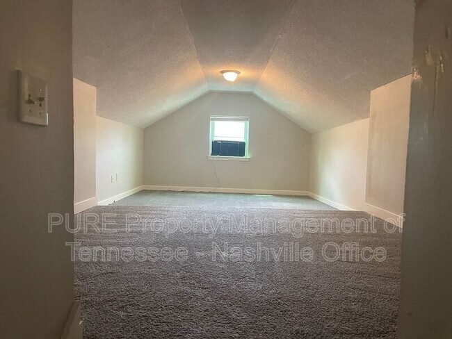 Building Photo - 1441 Whitney Ave