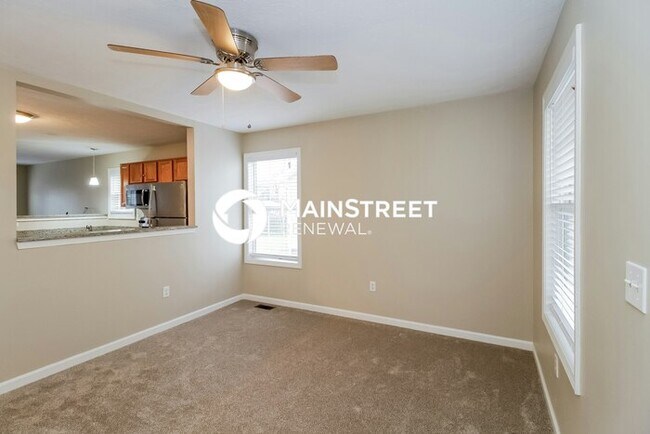 Foto del edificio - 3 Bedroom Pet-Friendly Home in Louisville, KY with Main Street Renewal