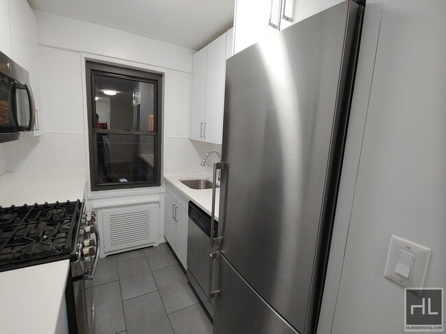 Building Photo - EAST 56 STREET