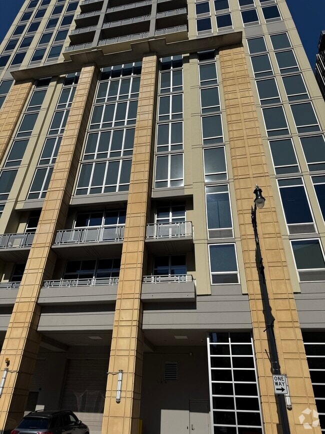 Building Photo - 700 N Larrabee St