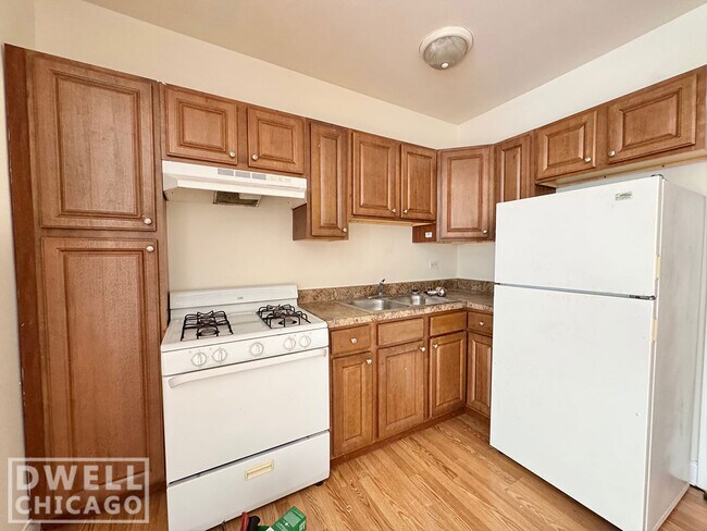 Foto del edificio - 2610 N Kimball Ave