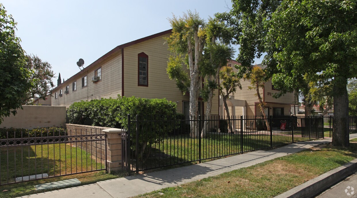 Building Photo - 3712-3718 Cogswell Rd