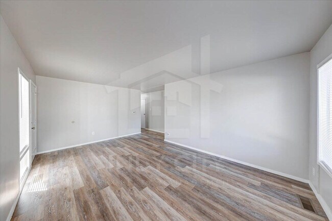 Building Photo - 3224 Welch Dr