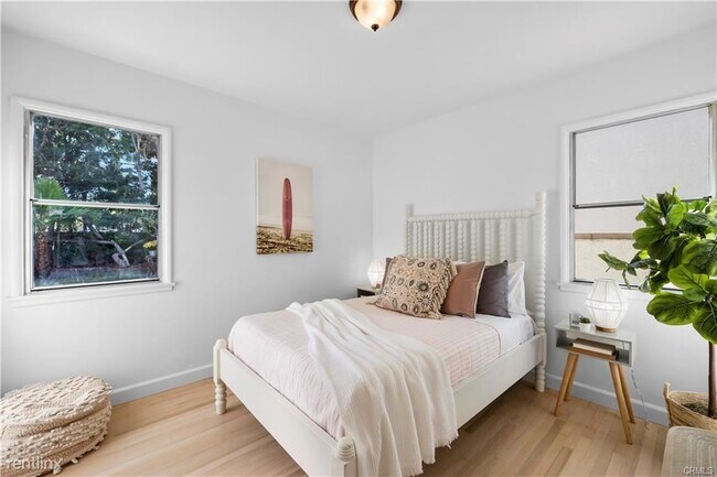 Building Photo - 3 br, 1 bath House - 1612 Harkness St