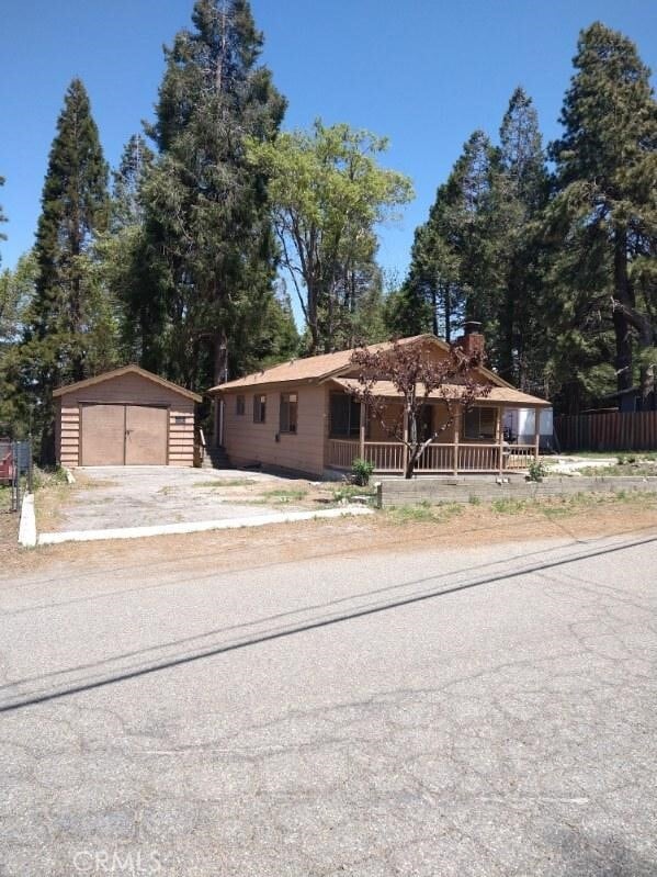 21988 Mojave River Rd, Crestline, CA 92322 House Rental in Crestline