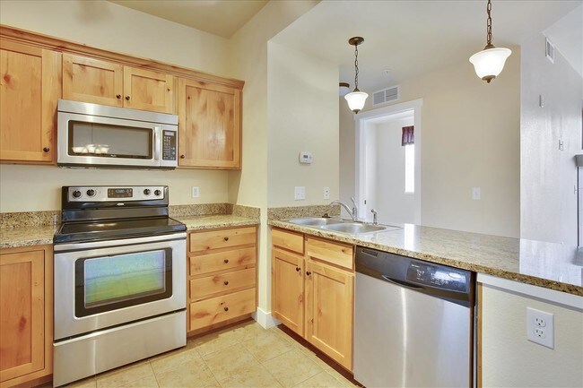 Building Photo - 2445 Windrow Dr
