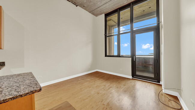 Foto del edificio - 320 E 21st St
