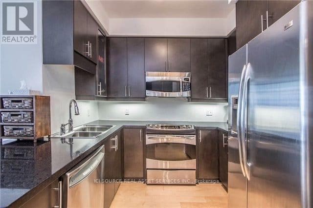 Building Photo - 1900 Lake Shore Blvd W