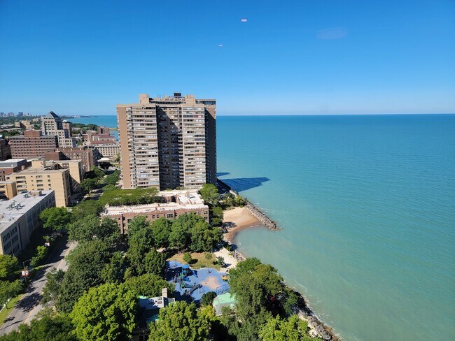 Foto del edificio - 6171 N Sheridan Rd