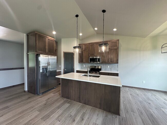 Foto del edificio - 2129 Clover Field Dr