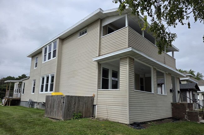 Building Photo - Shipyard Maple At 5th